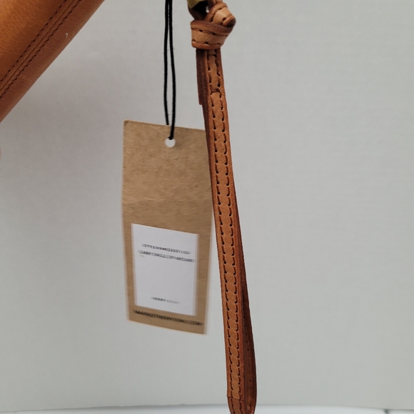 Margot NWT Brown Leather Gabby Single Zip Around Wristlet Wallet - Picture 15 of 15